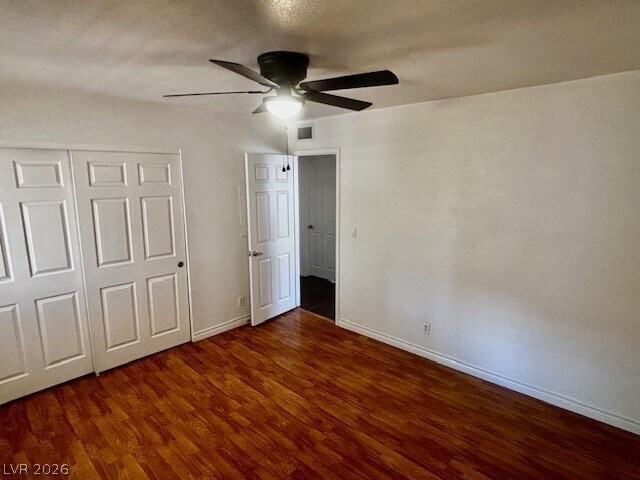 Building Photo - 5044 River Glen Dr
