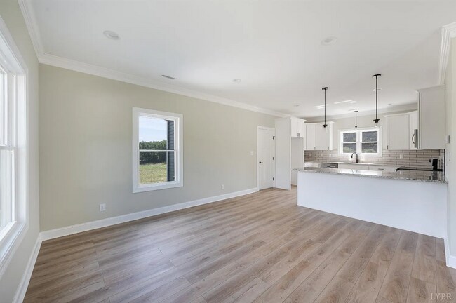 Building Photo - Gorgeous new construction in Gladys!
