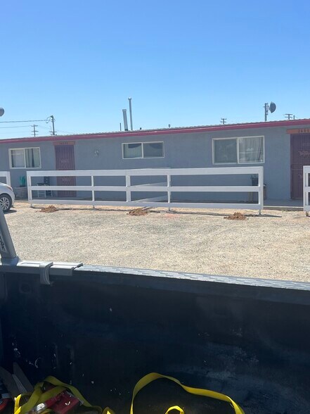 Front of unit - 26946 Prospect St