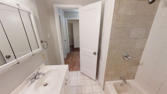 Building Photo - 11314 Courtshire Dr