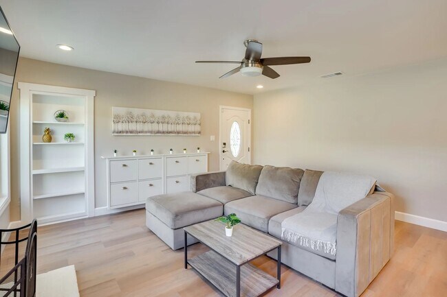 Building Photo - 3901 W Compton Ave