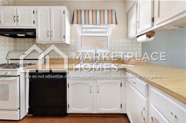 Building Photo - 42038 Cherry Hill Rd