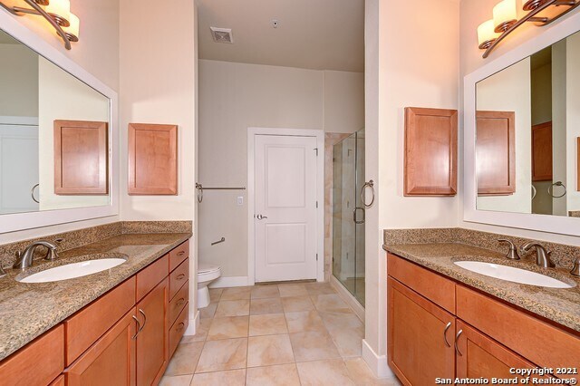 Building Photo - 7342 Oak Manor Dr