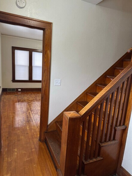 Building Photo - 616 Dekalb St