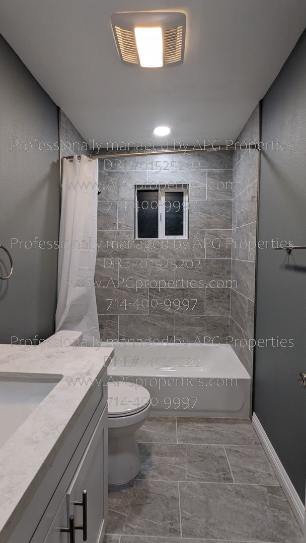 Building Photo - 7432 Franklin St