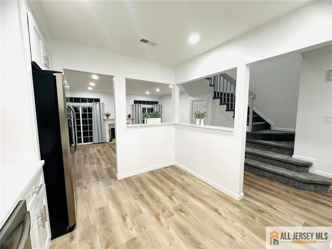 Building Photo - 16 Gerard Pl