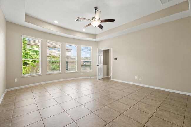 Building Photo - 4713 La Escalona Dr