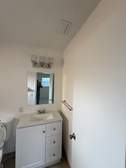 Building Photo - 1020 N 18th Ct