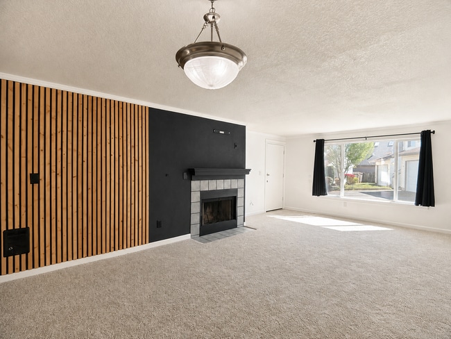 Building Photo - 510 SE 157th Ave
