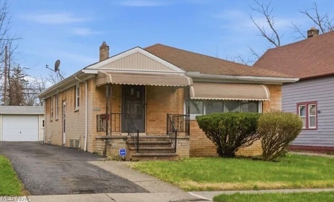 Building Photo - 4422 E 141st St
