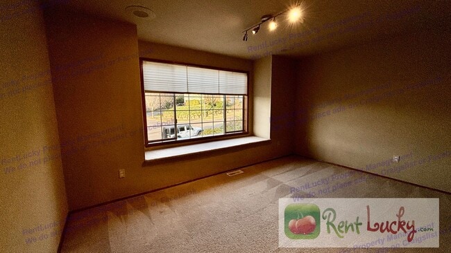 Building Photo - Browns Point View Home in Harbor Ridge | Large Yard | Beautiful View