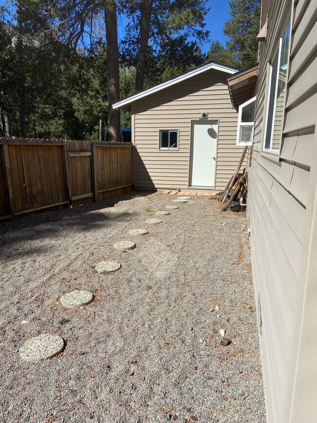 Building Photo - 2673 Wailaki St