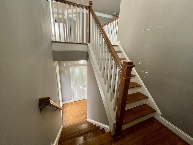 Building Photo - 1517 Gilstrap Ln NW