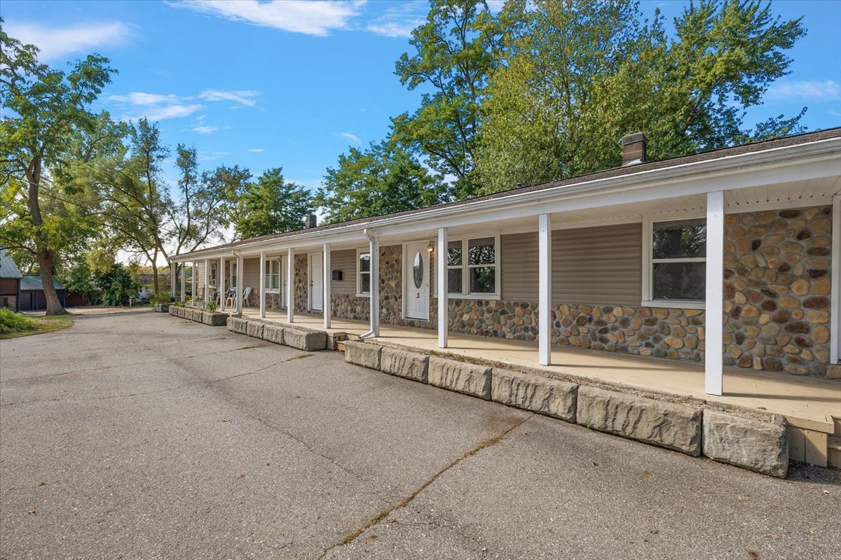 Building Photo - 5155 Girard Dr