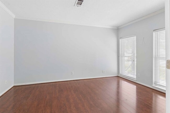 Building Photo - 5914 Willowbend Blvd
