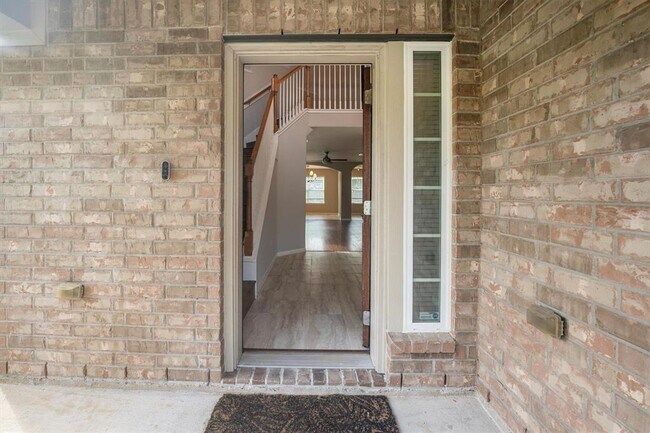 Building Photo - 10902 Barker View Dr