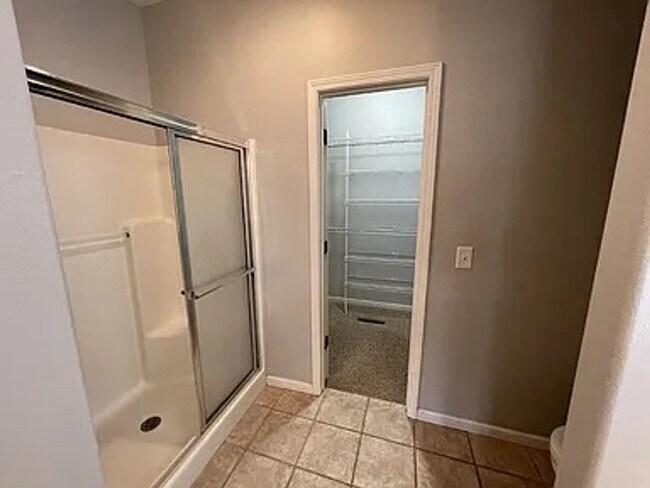 Building Photo - Here is your chance for a fancy 4 bedroom,...