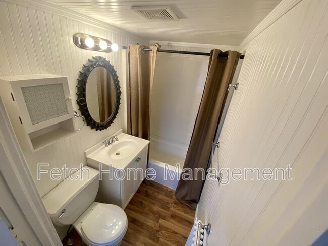 Building Photo - 137 S Prince St