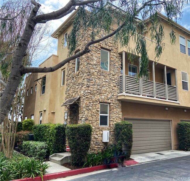 Building Photo - 18 Meridian Dr