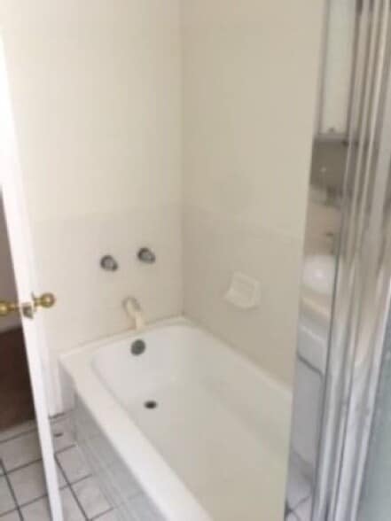 Bathroom - 1327 Berkeley St