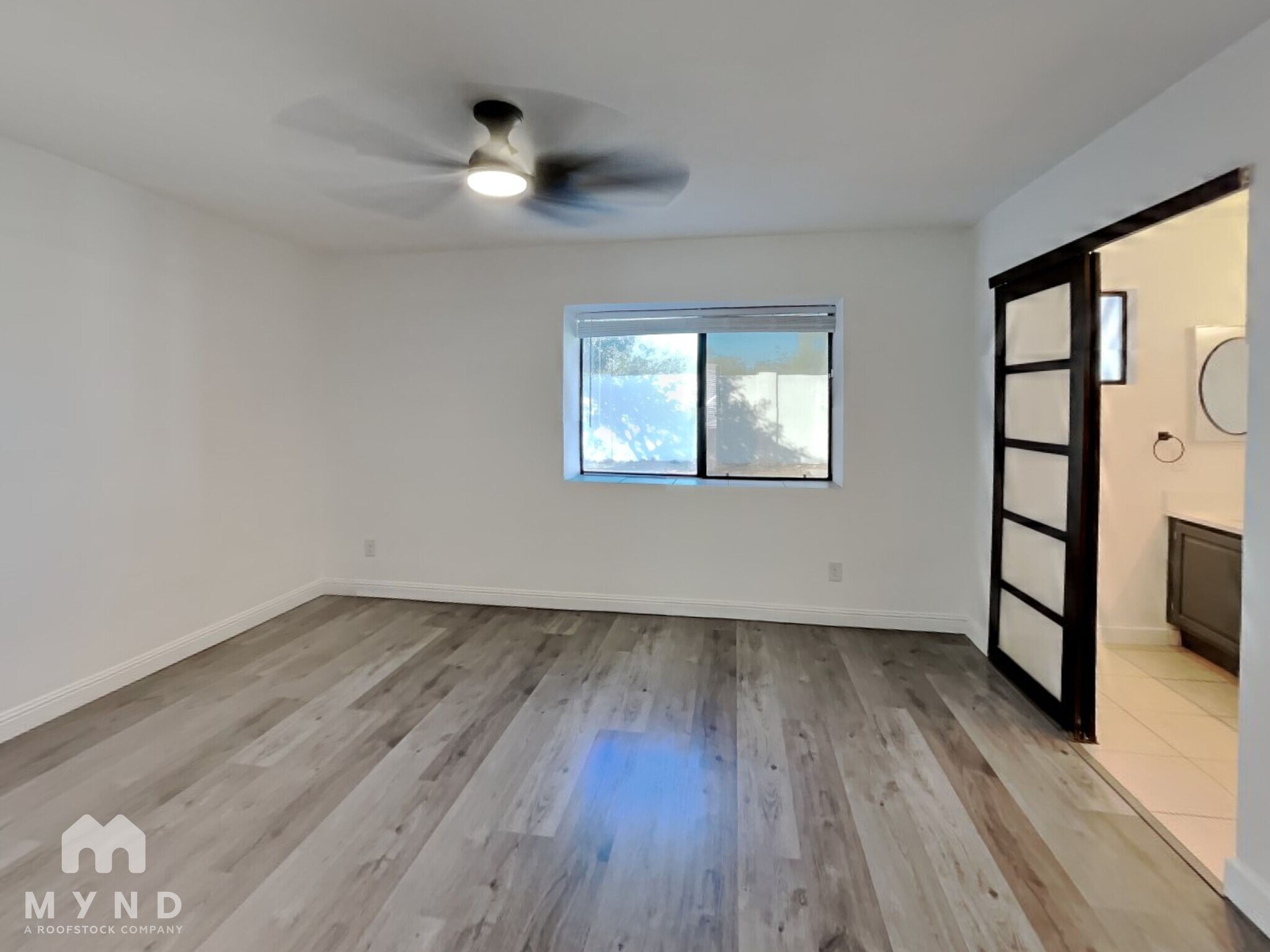 Building Photo - 370 S Pemberton Ave