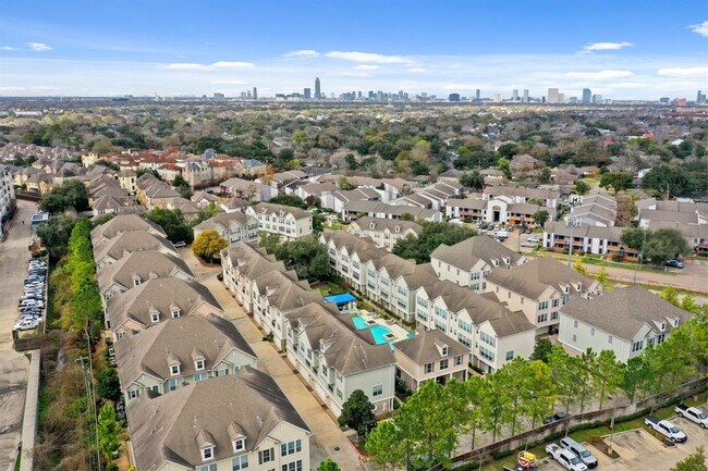 Building Photo - 3001 Murworth Dr