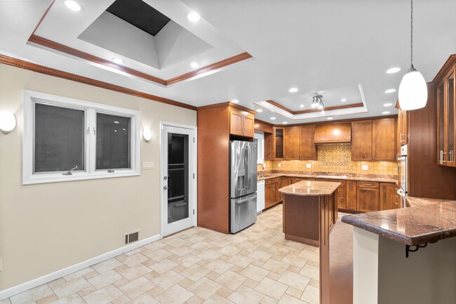 Building Photo - 4 Bed 3 Bath - Bethesda Single Family Home - Move In Ready