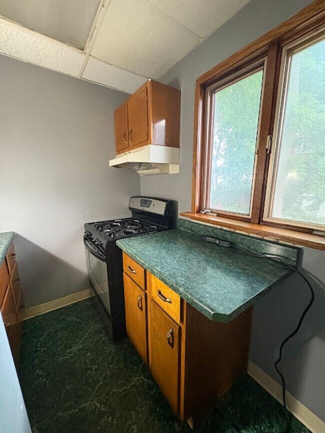 Building Photo - Jonna Martin Wilbeth Duplex