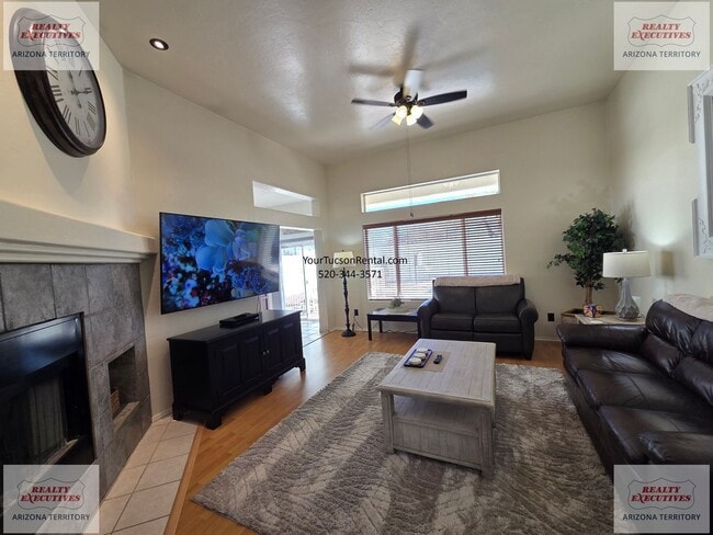 Building Photo - NE off Wrightstown & Pantano 3/2 with pool, patio and loads of upgrades