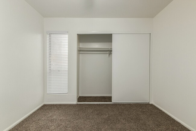 Building Photo - Stadio 3bedroom 2 bathroom