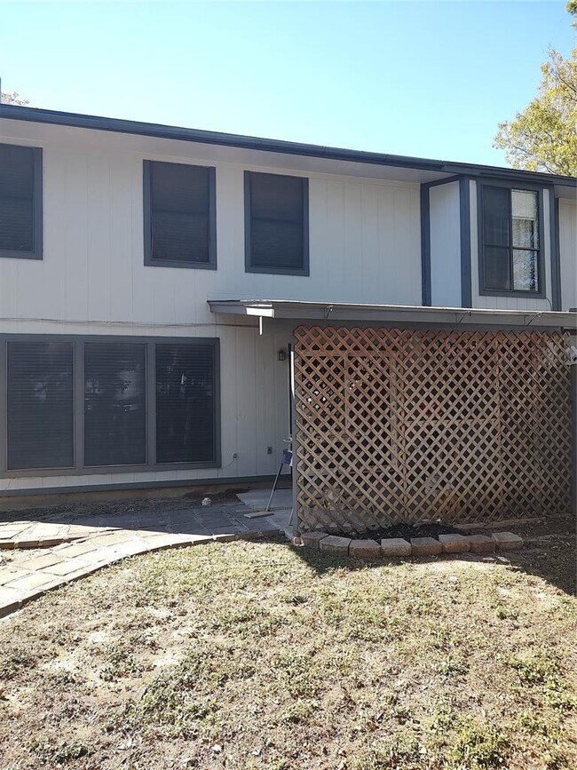 Building Photo - 1208 Gingerlily Cove