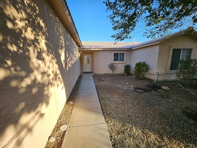 Building Photo - Fort Mohave!! 3 bedroom 2 bathroom in Fairway Estates.