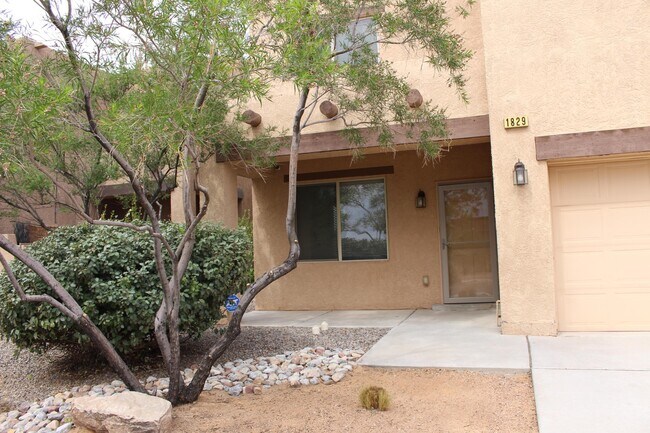 Building Photo - 1829 Cortina Loop SE