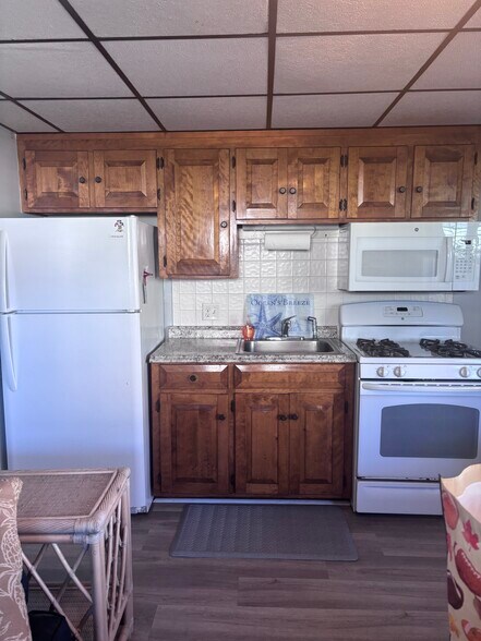 Building Photo - 146 Central Ave