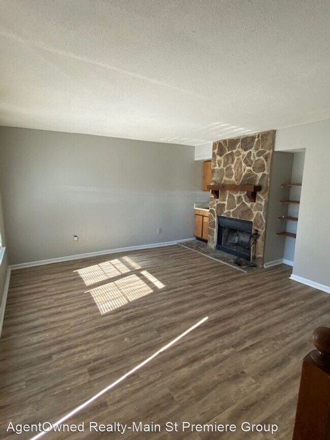 Building Photo - 2 br, 1.5 bath House - 7874 Nummie Court