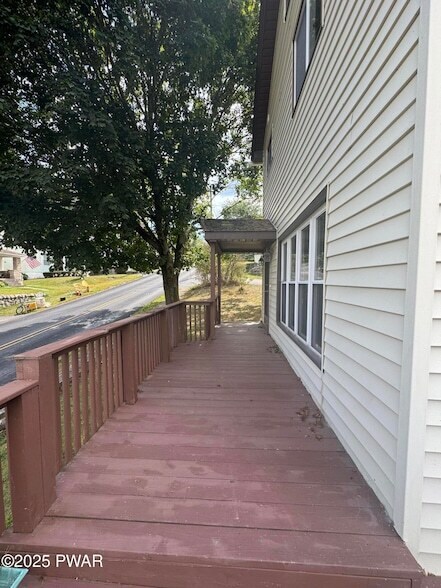 Building Photo - 93 Wayne St