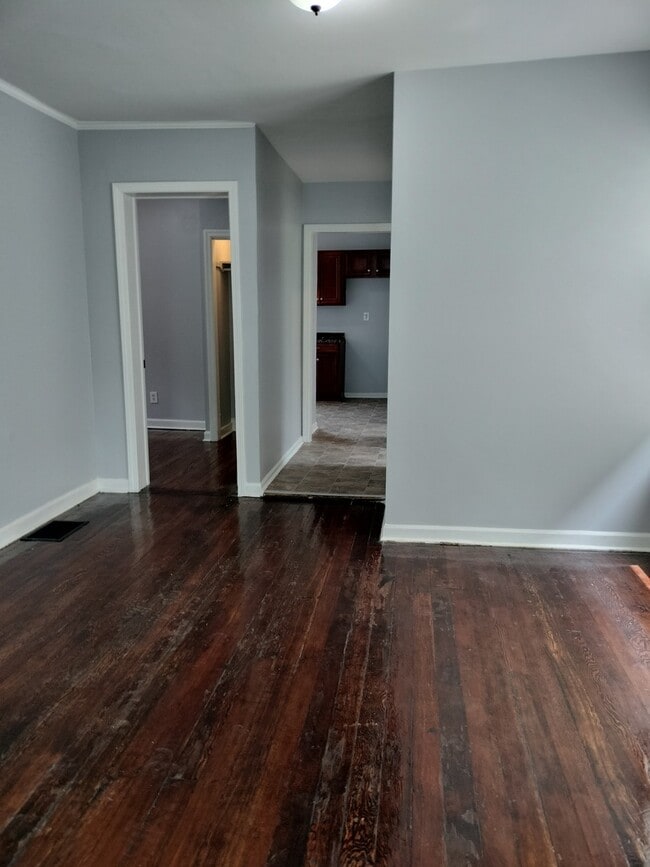 Building Photo - 10619 S Perry Ave