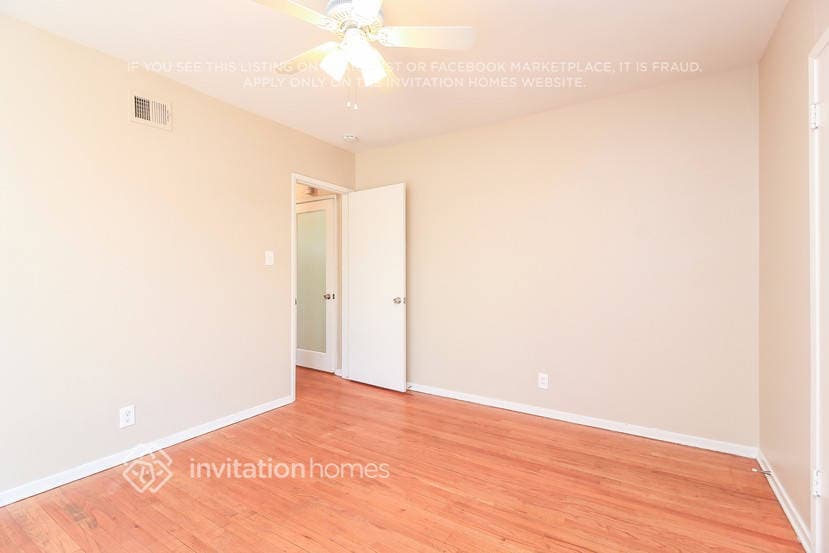 Building Photo - 3522 N Alameda Ave