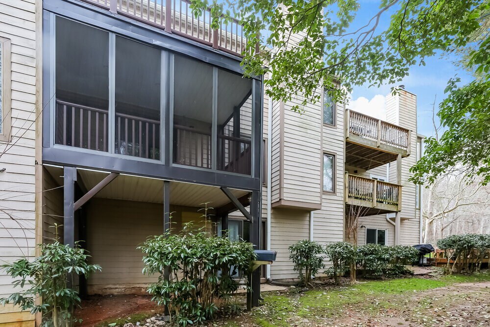 Building Photo - 3125 Windbluff Dr