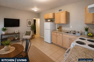 Building Photo - 1305 E San Antonio Ave