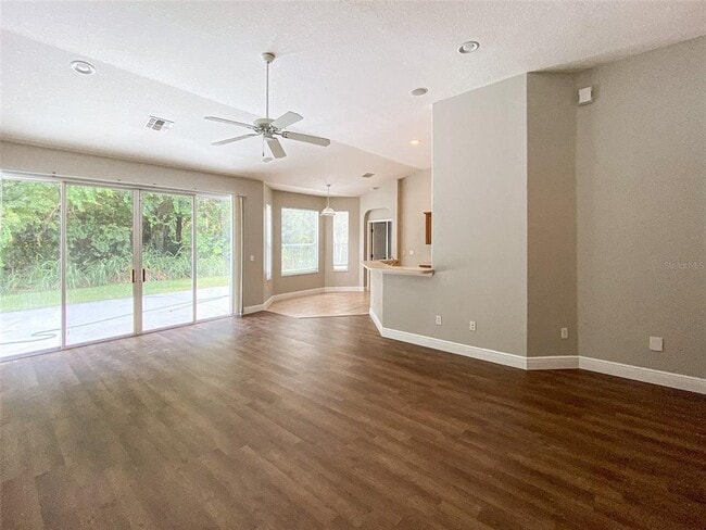 Building Photo - 3018 Lakewood Pointe Dr