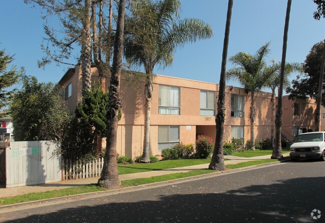 Building Photo - 2627 5th St