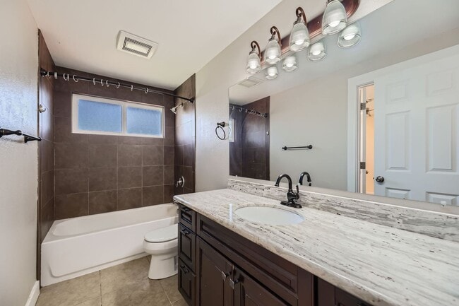 Building Photo - Excellent 4Bed/2Bath Home in Kirkland!