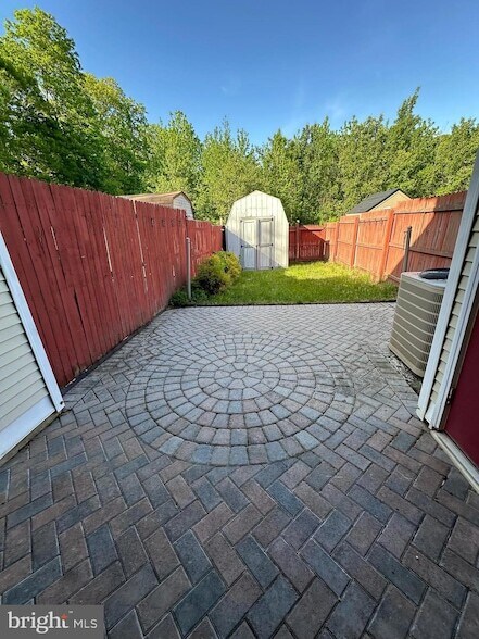 Building Photo - 202 Fieldstone Ln
