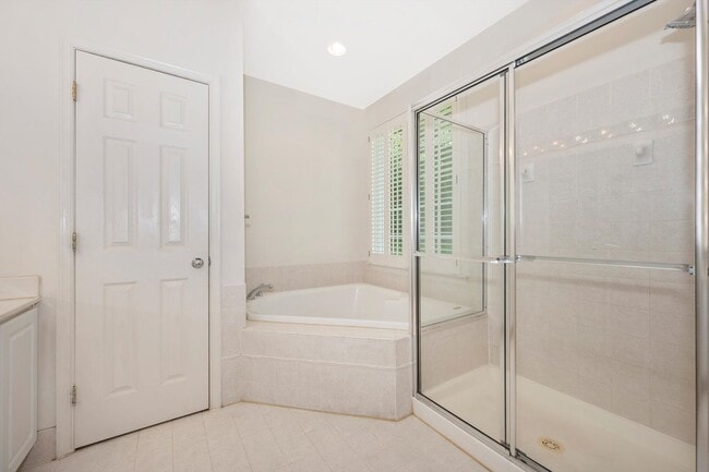 Building Photo - *Open House* 6/20 12-1 PM *