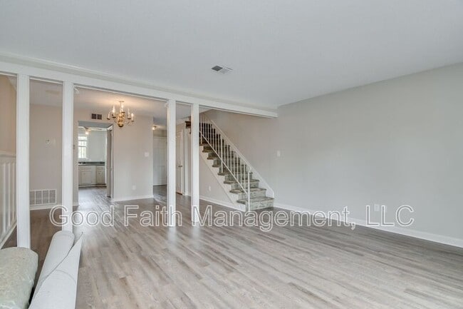 Building Photo - 304 Greene St