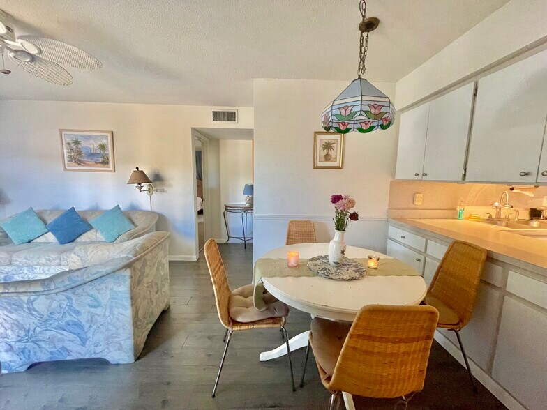 Building Photo - 400 Base Ave E