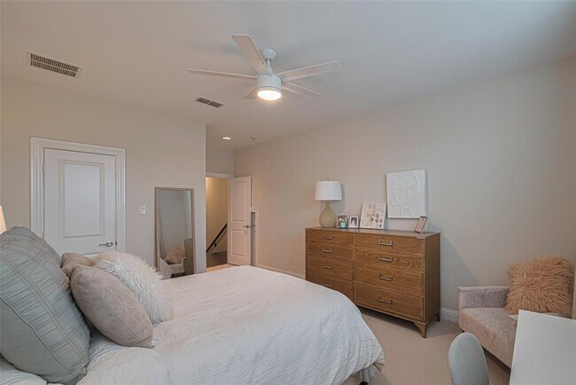 Building Photo - 8418 Oak Leaf Point Dr