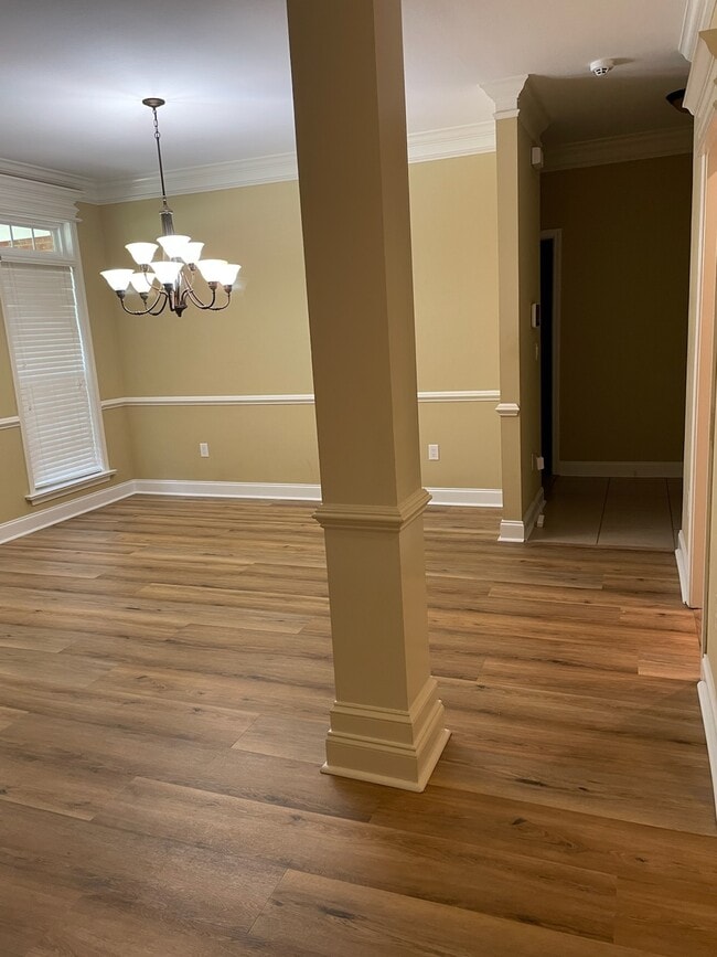 Building Photo - 266 Willow Lake Dr