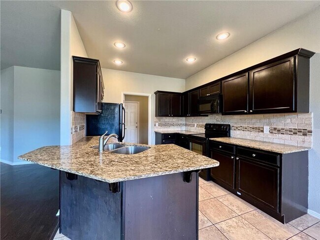 Building Photo - Nice Home in South East Fayetteville